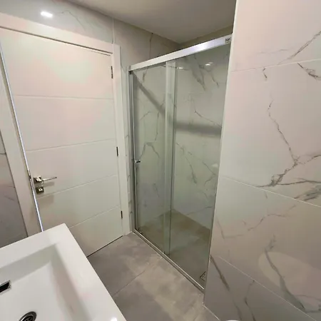 Modern Pool-view - 5 Minute Walk To 5 Star Sandy Beaches!