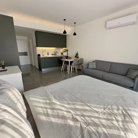 Modern Pool-view - 5 Minute Walk To 5 Star Sandy Beaches! Apartmán Dherinia
