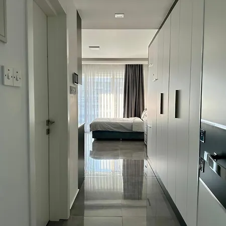 شقة Modern Pool-view - 5 Minute Walk To 5 Star Sandy Beaches! *